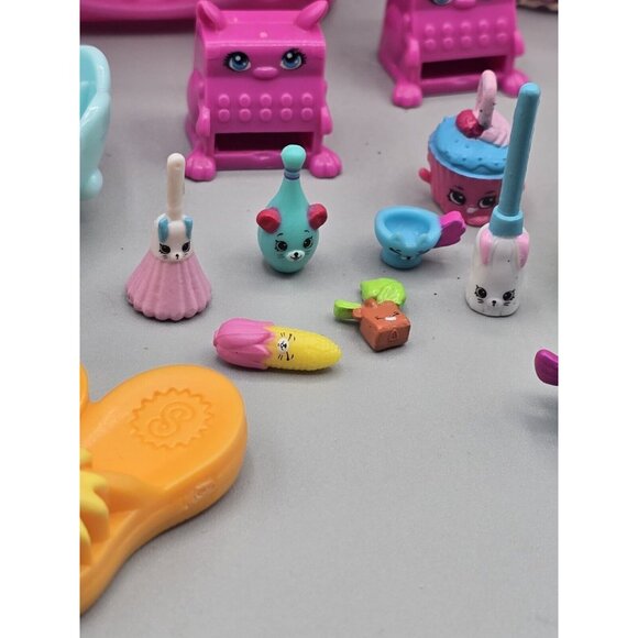 Shopkins 22 Pc Assorted Toy Lot - Picture 4 of 8